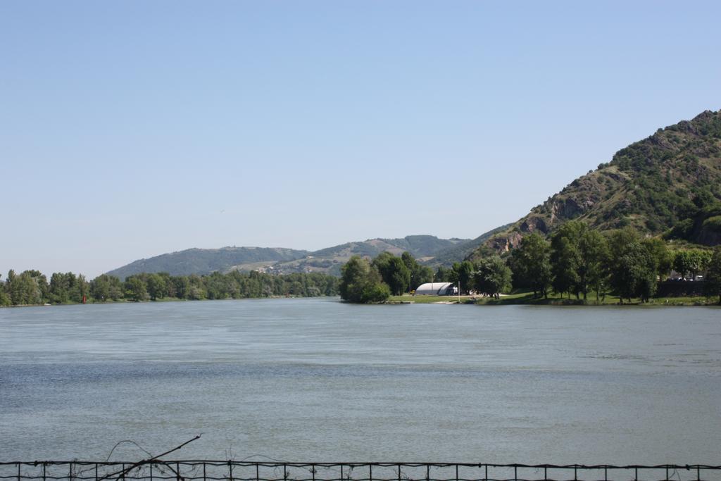 Camping Le Rhone Tournon-sur-Rhone Ngoại thất bức ảnh